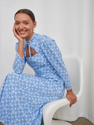 Платье с завязками и кружевом миди